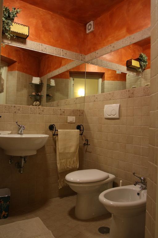 Bed And Breakfast Angolo Fiorito チビタベッキア 部屋 写真