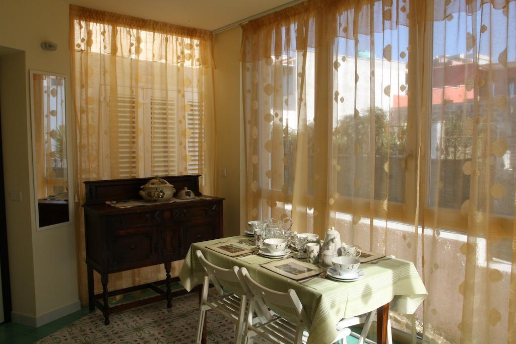 Bed And Breakfast Angolo Fiorito チビタベッキア 部屋 写真