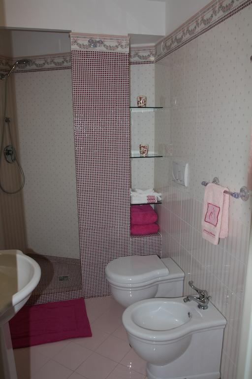 Bed And Breakfast Angolo Fiorito チビタベッキア 部屋 写真